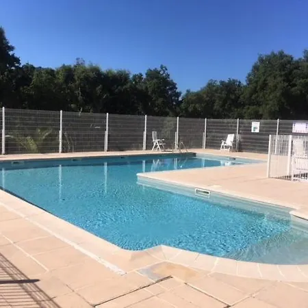 Villa Mazet Mireille Climatise Pour 4 Personnes Avec Tennis Et Piscine A La Londes-les-maures La Londe-les-Maures