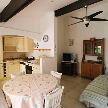 Mazet Mireille Climatise Pour 4 Personnes Avec Tennis Et Piscine A La Londes-les-maures וילה לה-לונד-לה-מורה